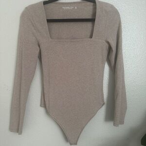 Abercrombie and Fitch brown taupe bodysuit size medium long sleeve